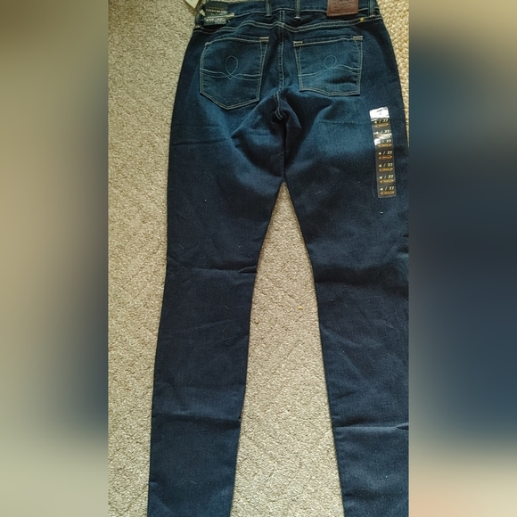 Lucky Brand Sofia  skinny mid-rise SZ.27x32 NWT - Picture 3 of 8
